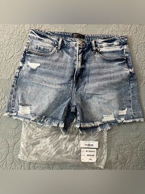 Risen Shorts